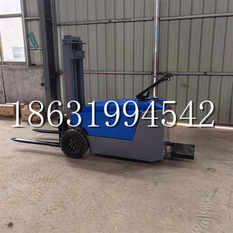 察哈尔右翼前旗全电动叉车插腿式堆高车液压装卸车1.5吨升高小型站驾式铲车